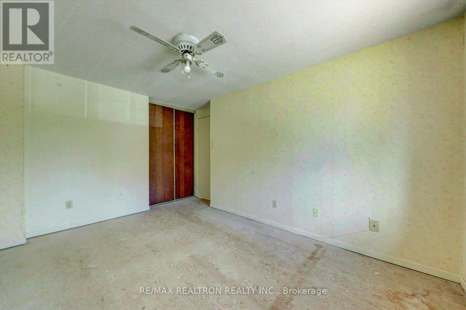 105 - 10 LIVONIA PLACE