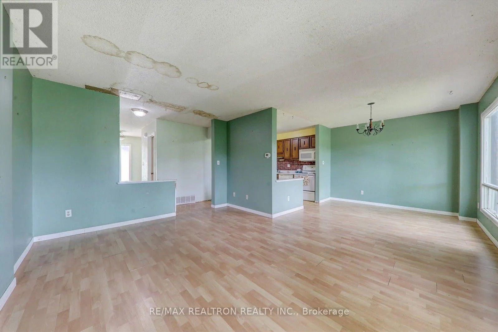 105 - 10 LIVONIA PLACE