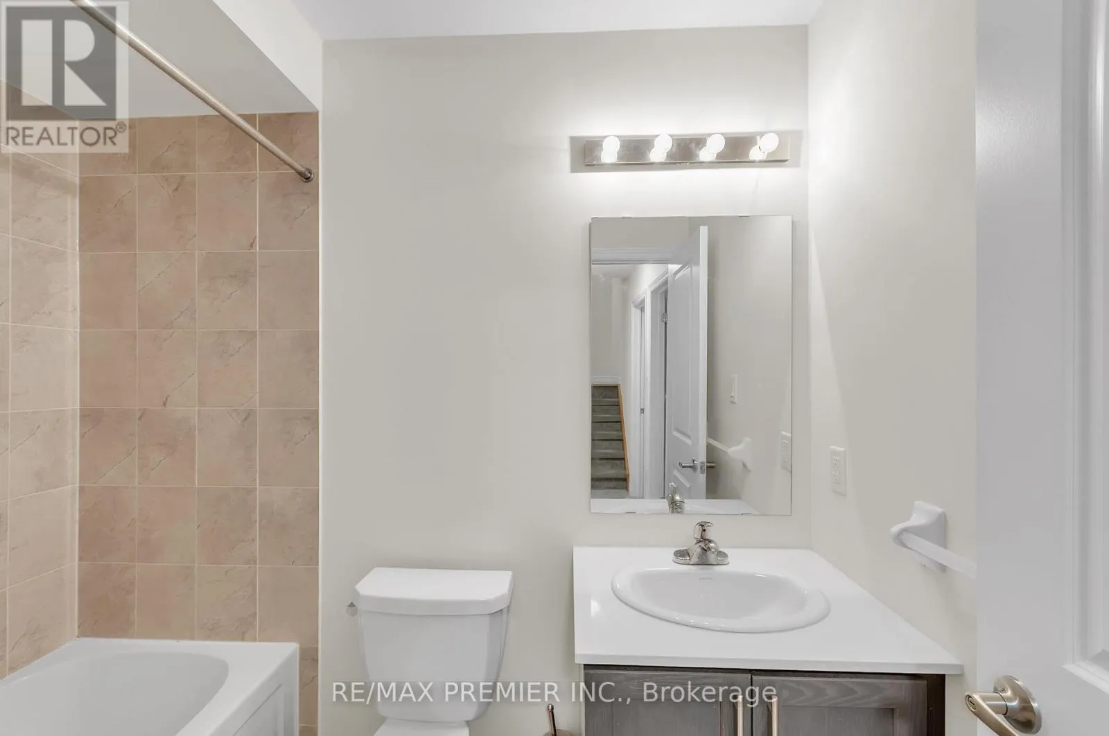 2 - 480 BERESFORD PATH