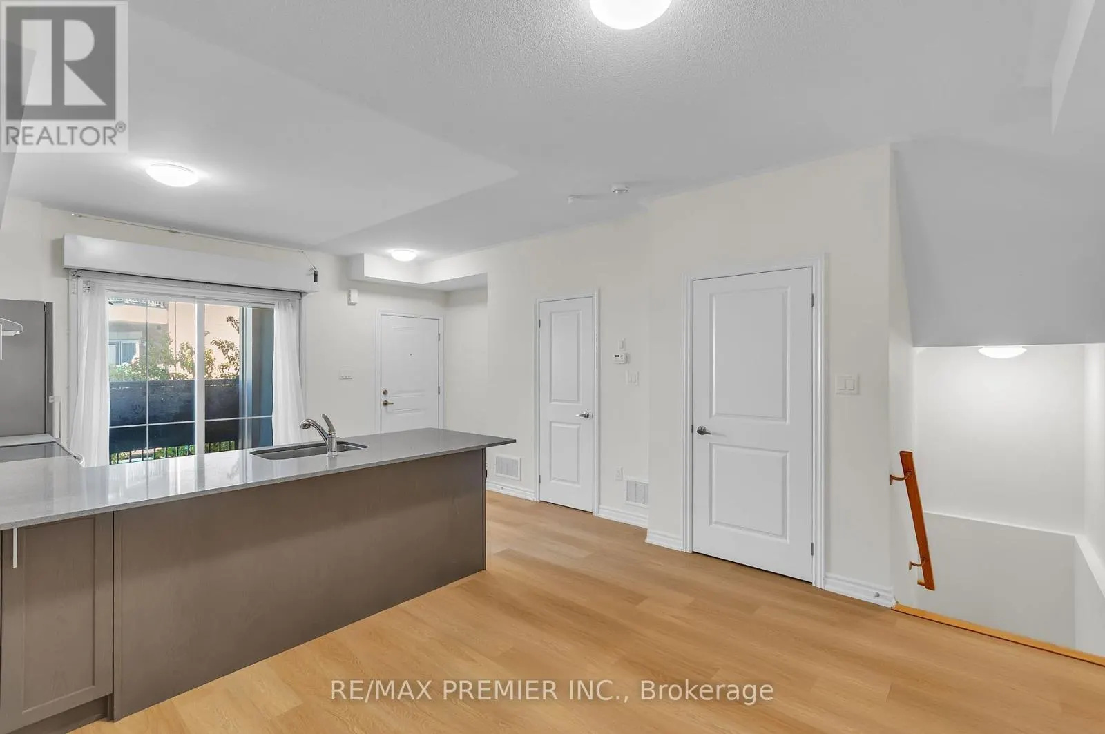 2 - 480 BERESFORD PATH