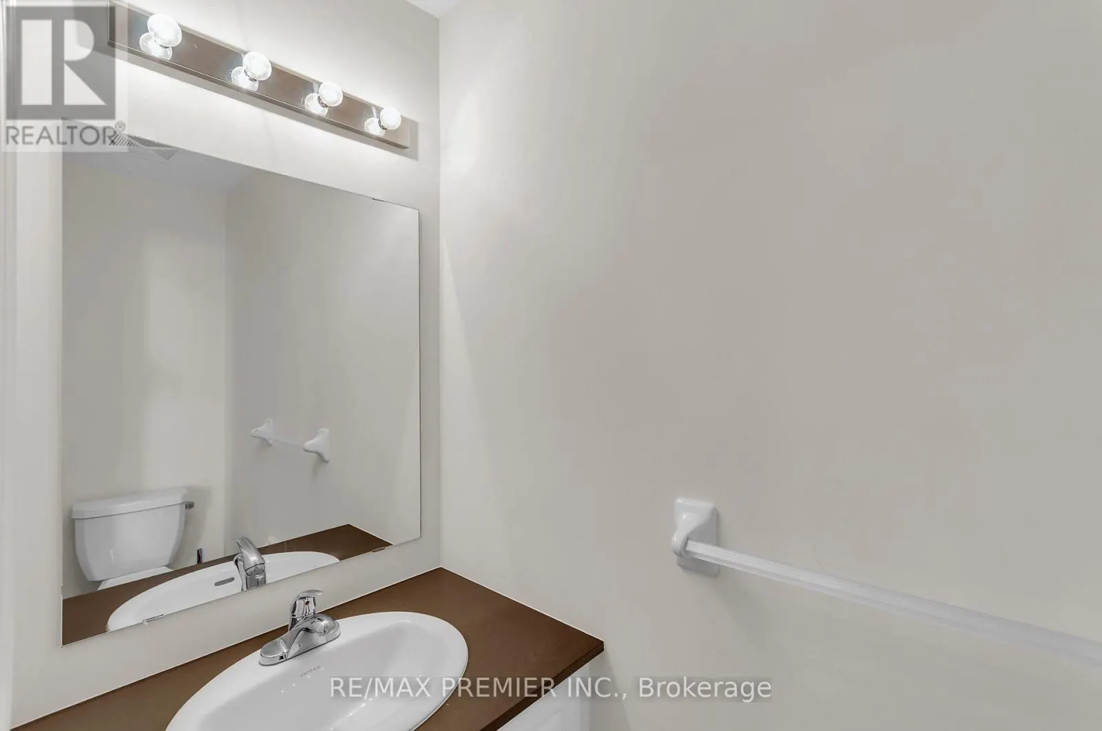 2 - 480 BERESFORD PATH