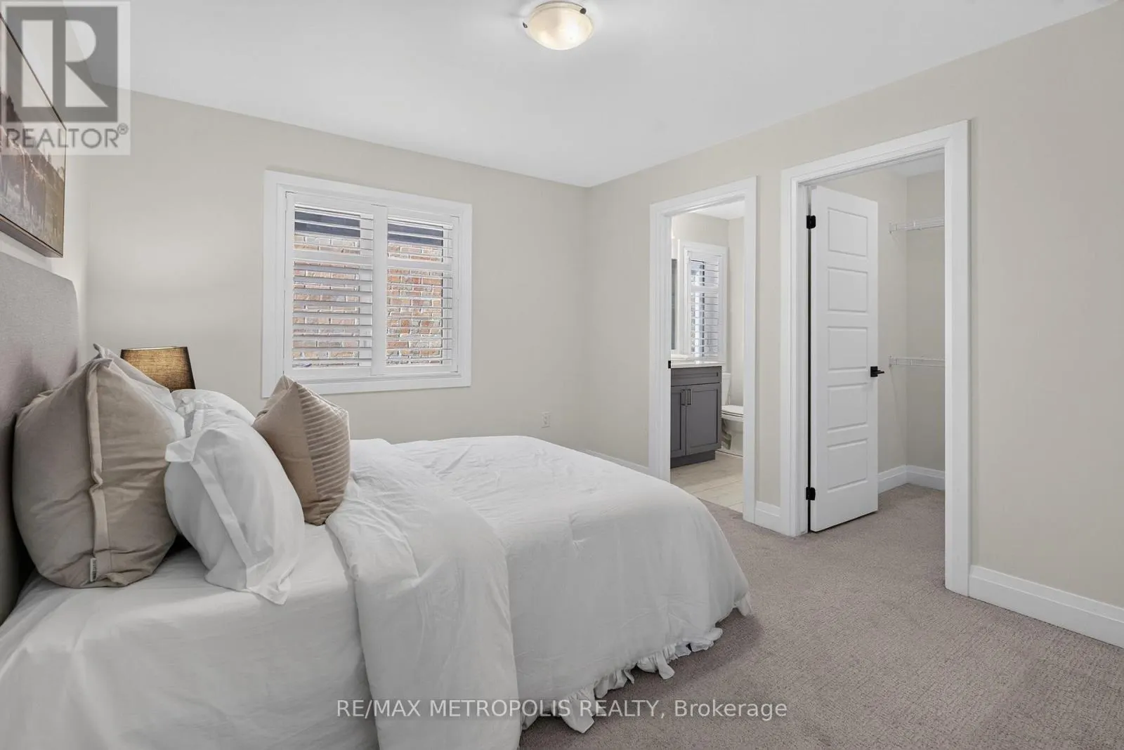 32 LOCKYER DRIVE