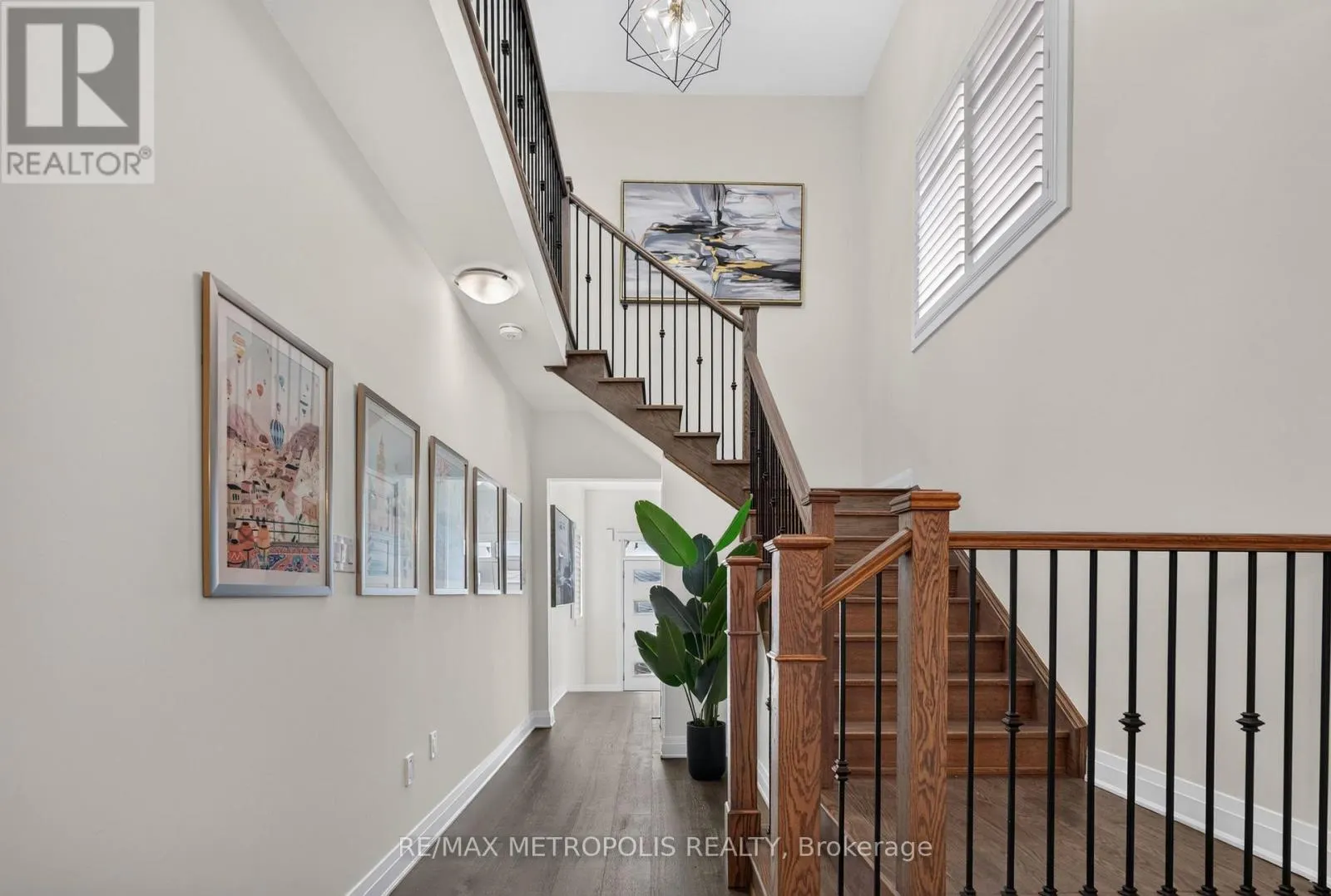 32 LOCKYER DRIVE