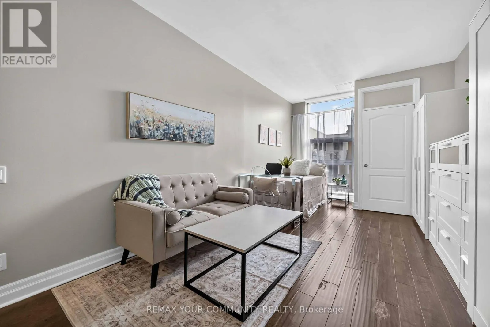 101 - 44 BOND STREET W