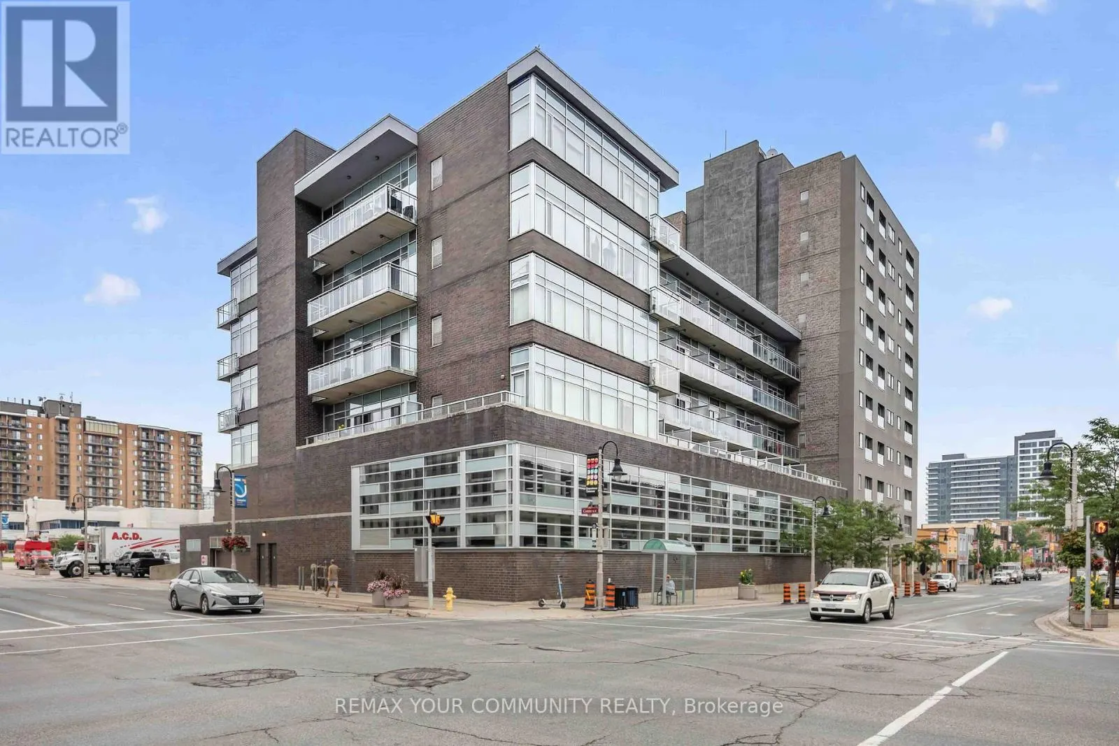 101 - 44 BOND STREET W