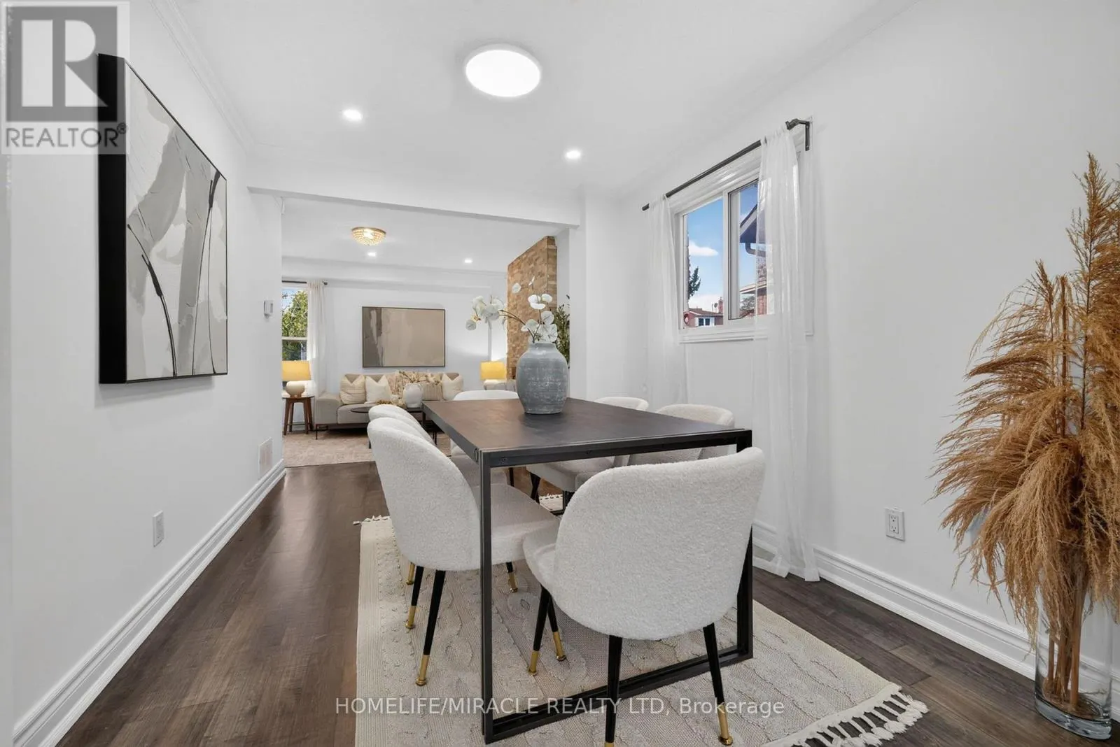 3 TRAWLEY CRESCENT