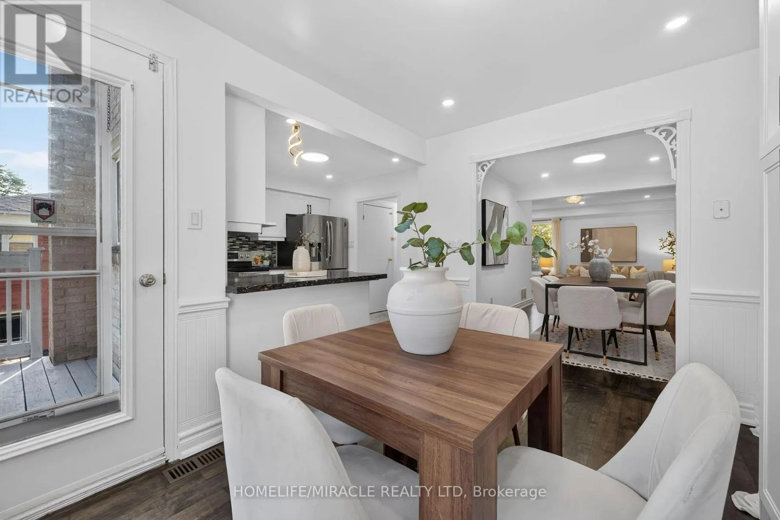 3 TRAWLEY CRESCENT