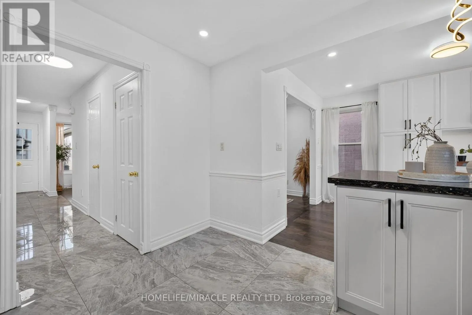 3 TRAWLEY CRESCENT