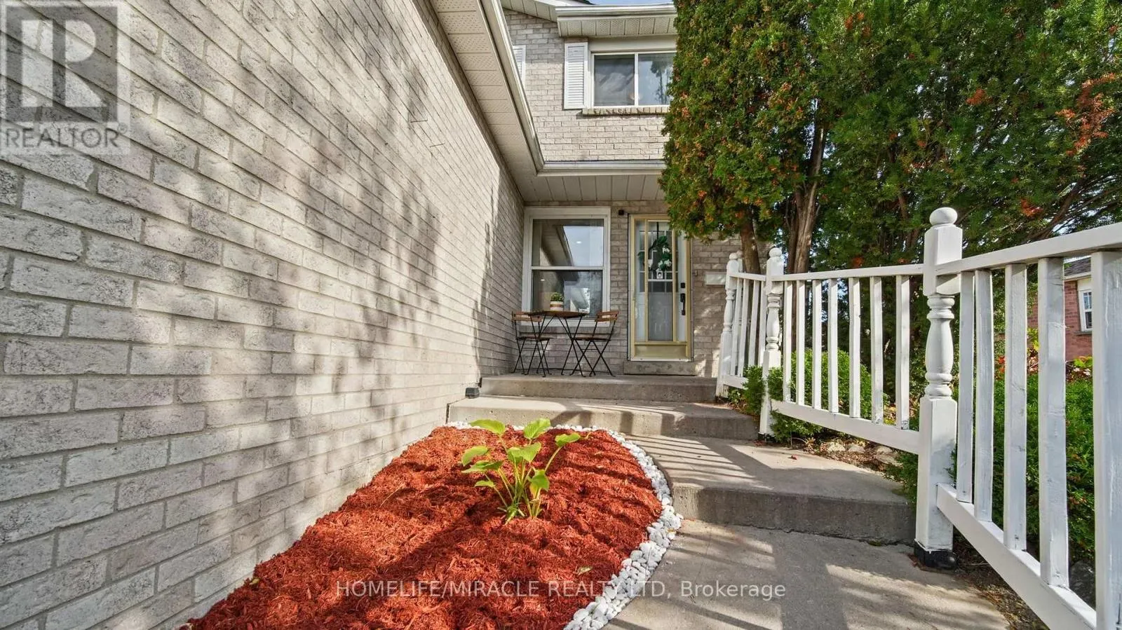 3 TRAWLEY CRESCENT