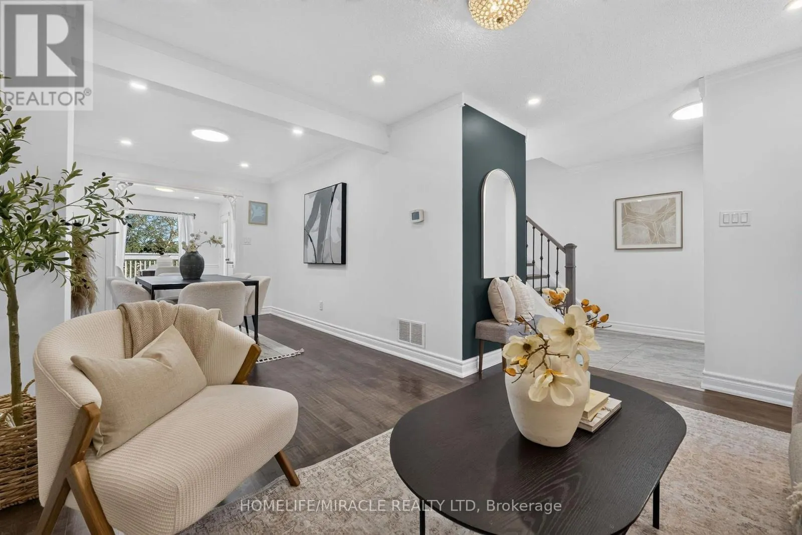3 TRAWLEY CRESCENT