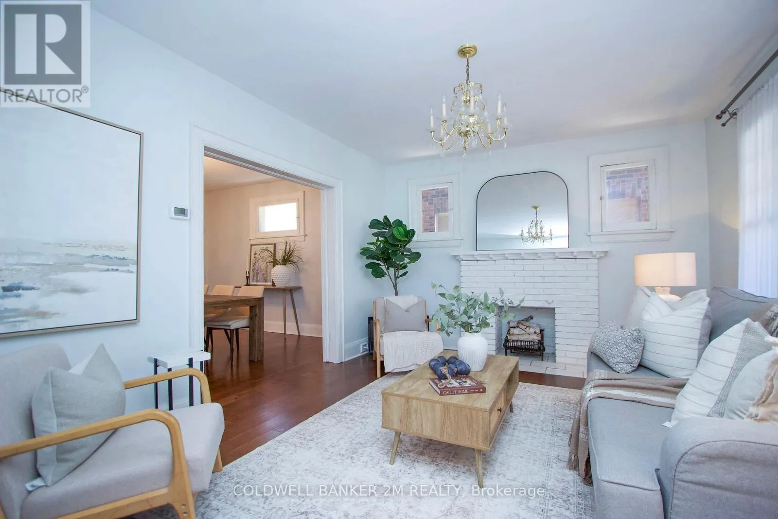 49 BROCK STREET E