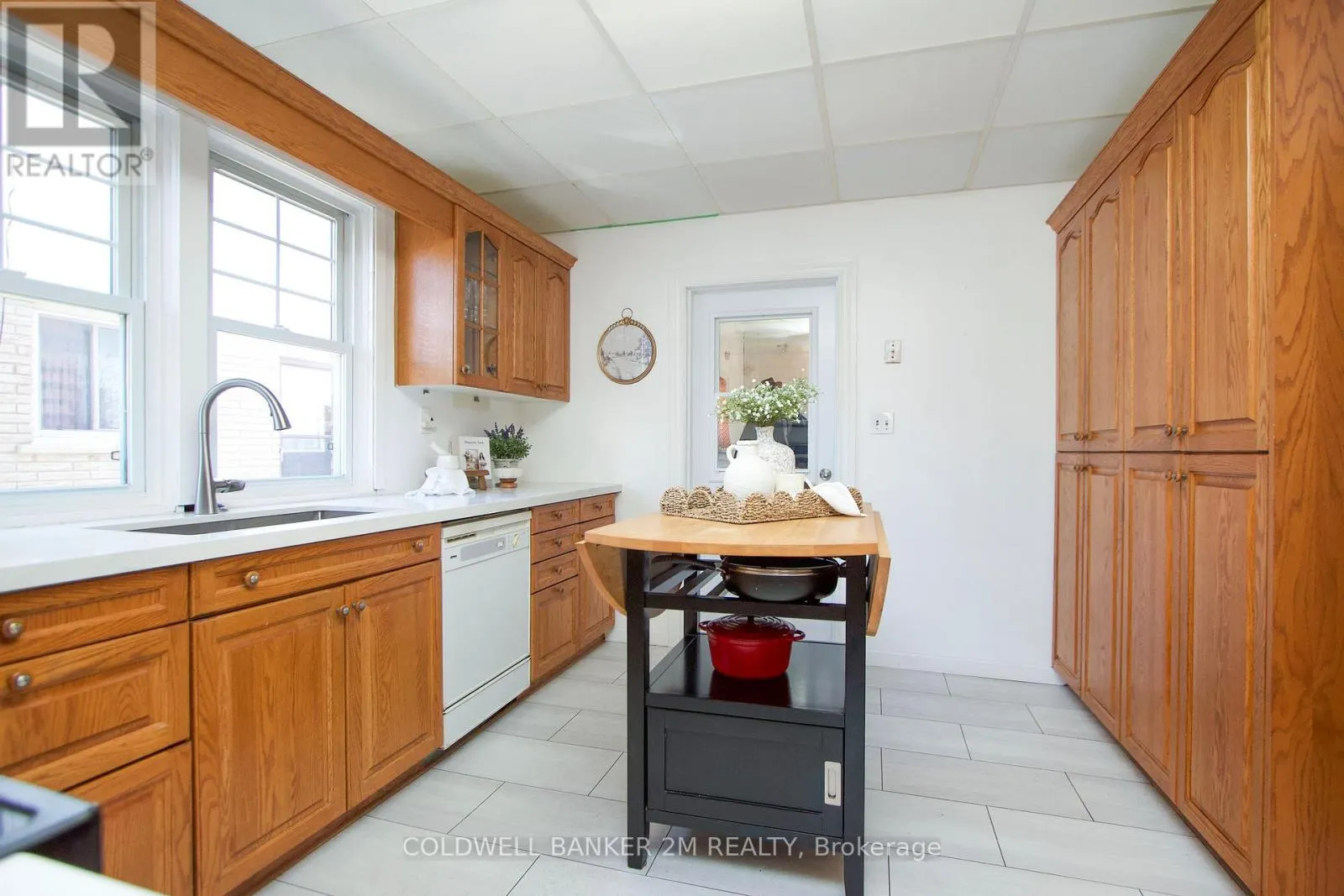 49 BROCK STREET E