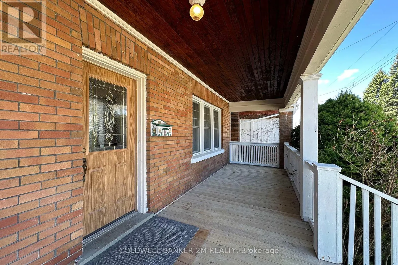 49 BROCK STREET E