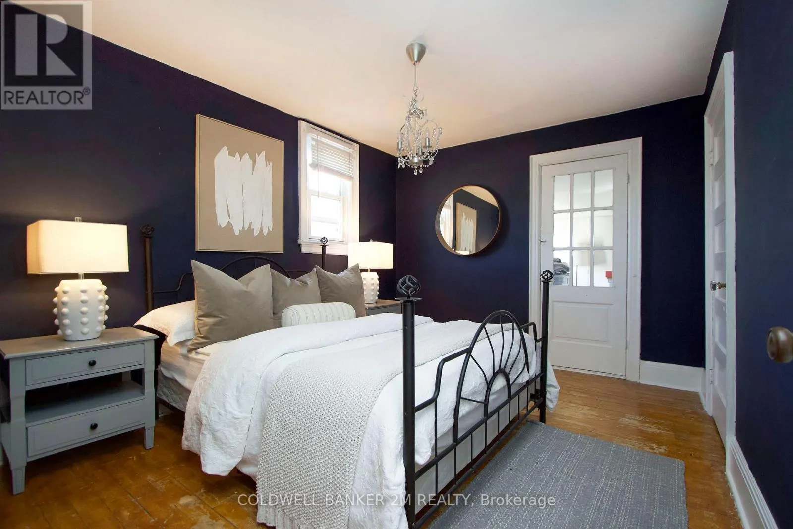 49 BROCK STREET E