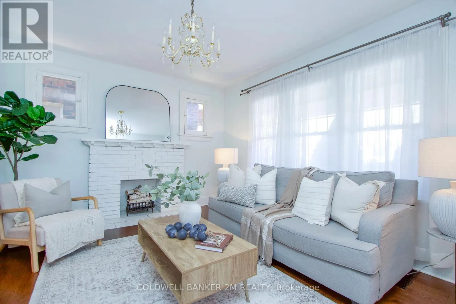 49 BROCK STREET E