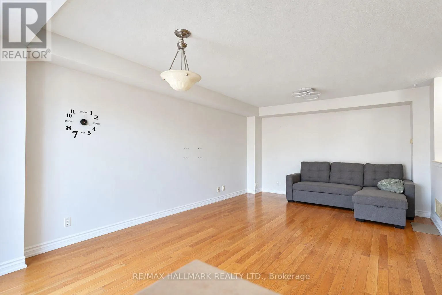 63 TABARET CRESCENT