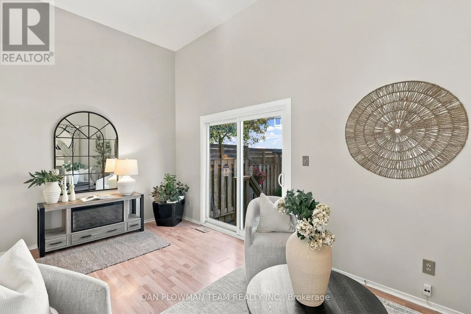 81 - 1133 RITSON ROAD N