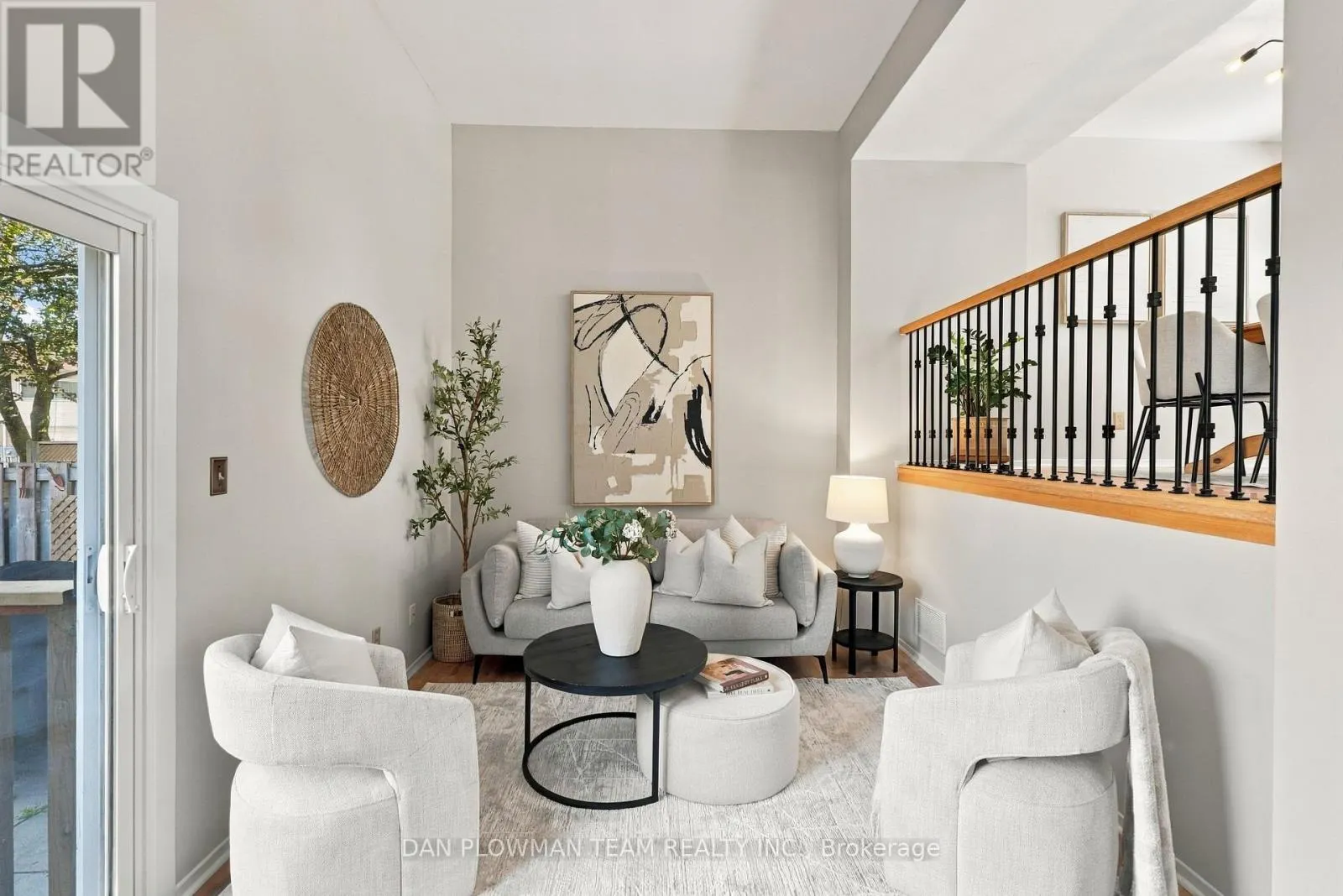 81 - 1133 RITSON ROAD N