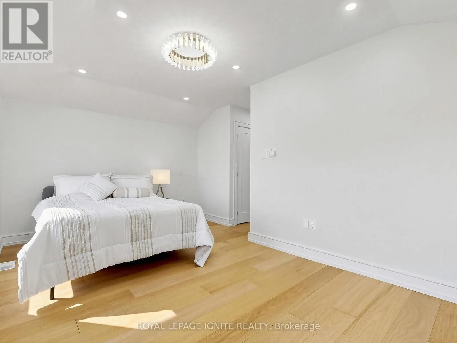 52A ROBINSON AVENUE