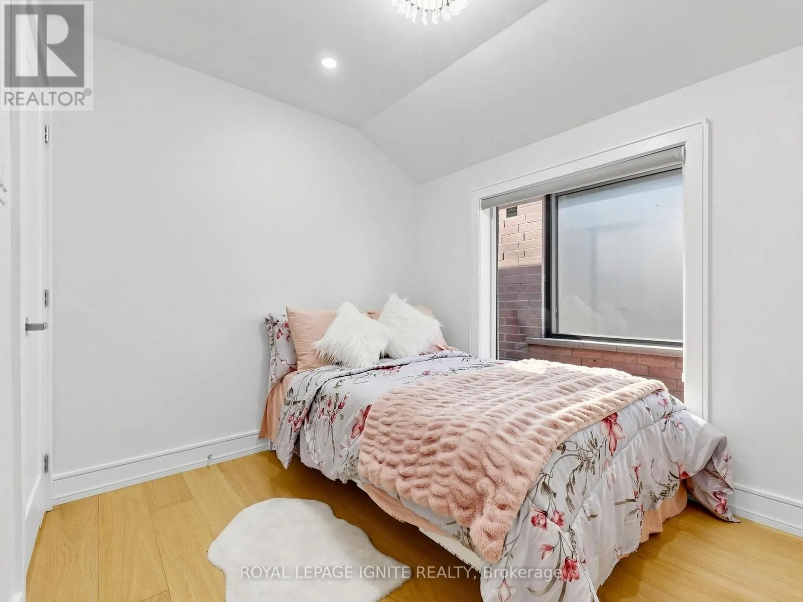 52A ROBINSON AVENUE
