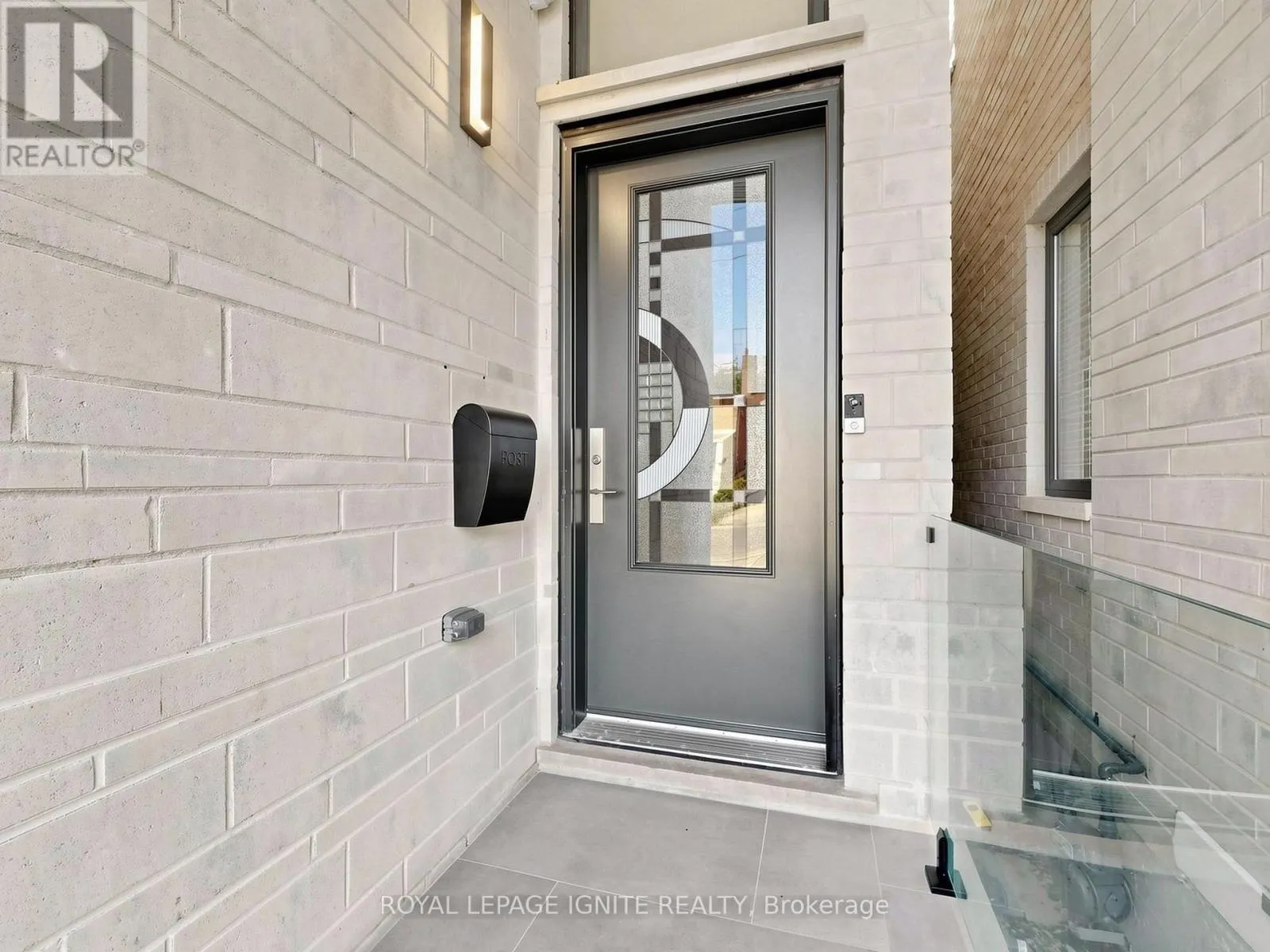 52A ROBINSON AVENUE