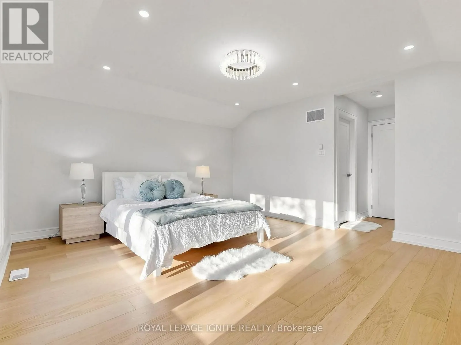 52A ROBINSON AVENUE