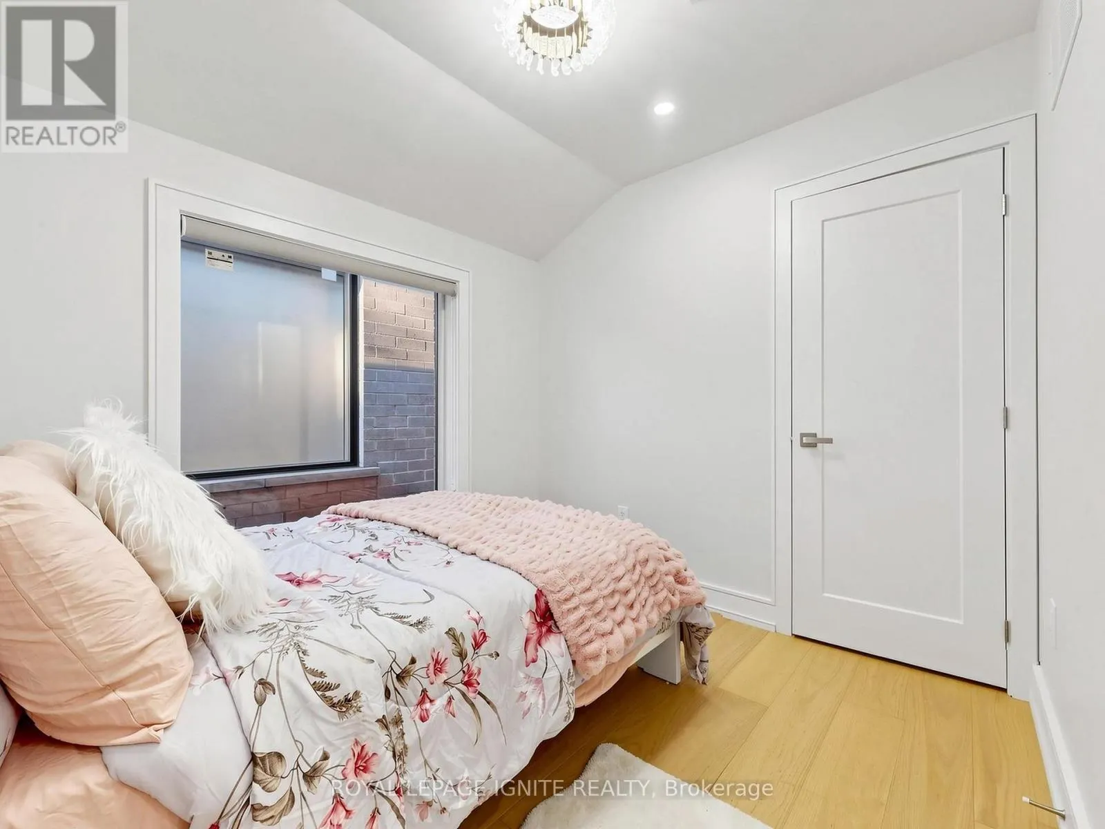 52A ROBINSON AVENUE