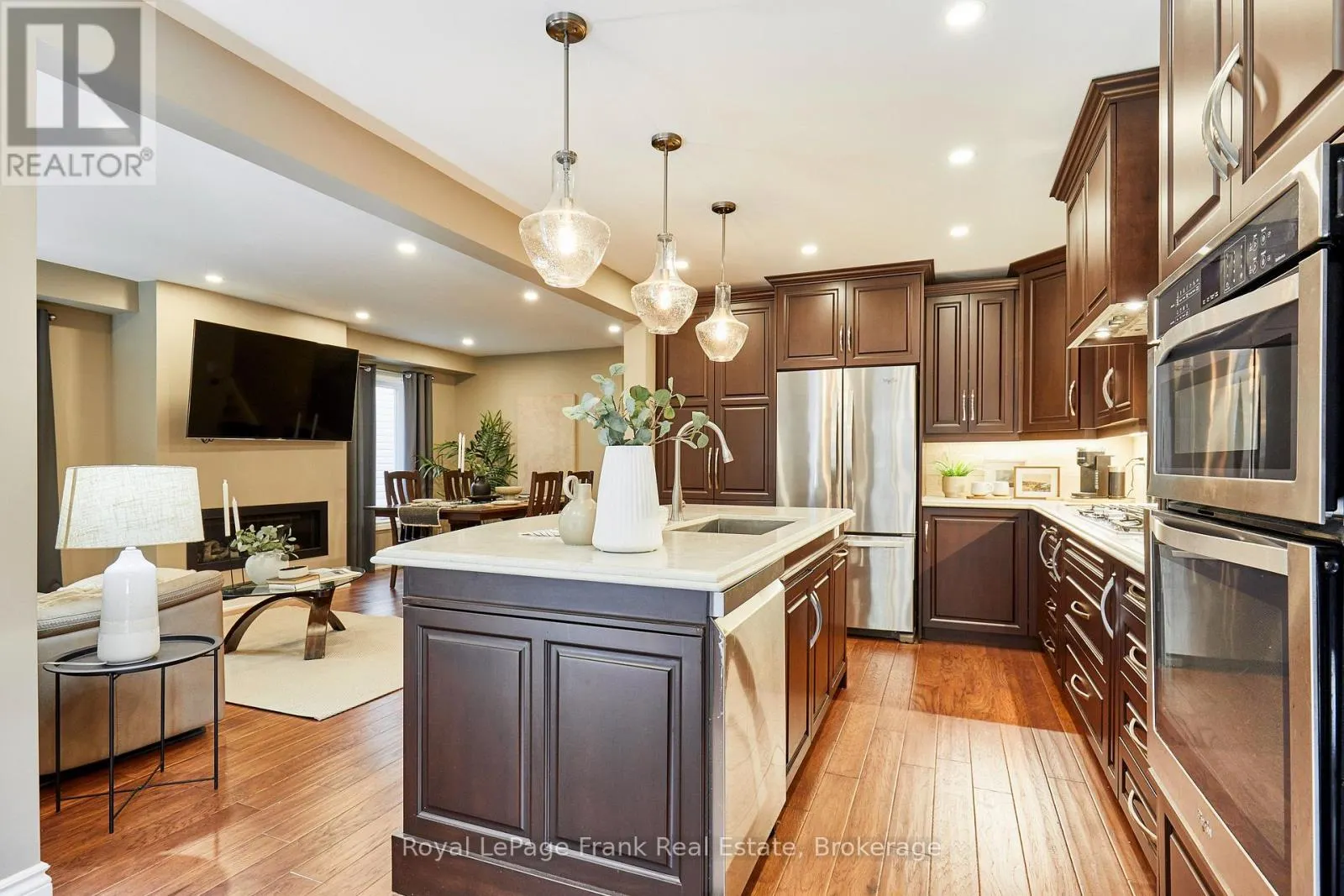 78 BEACHGROVE CRESCENT