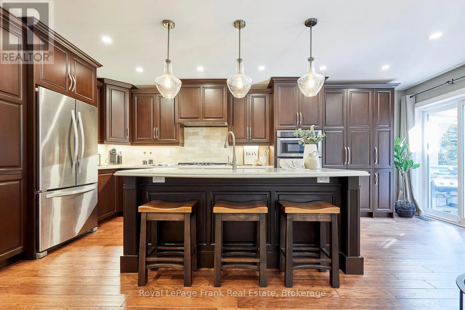 78 BEACHGROVE CRESCENT