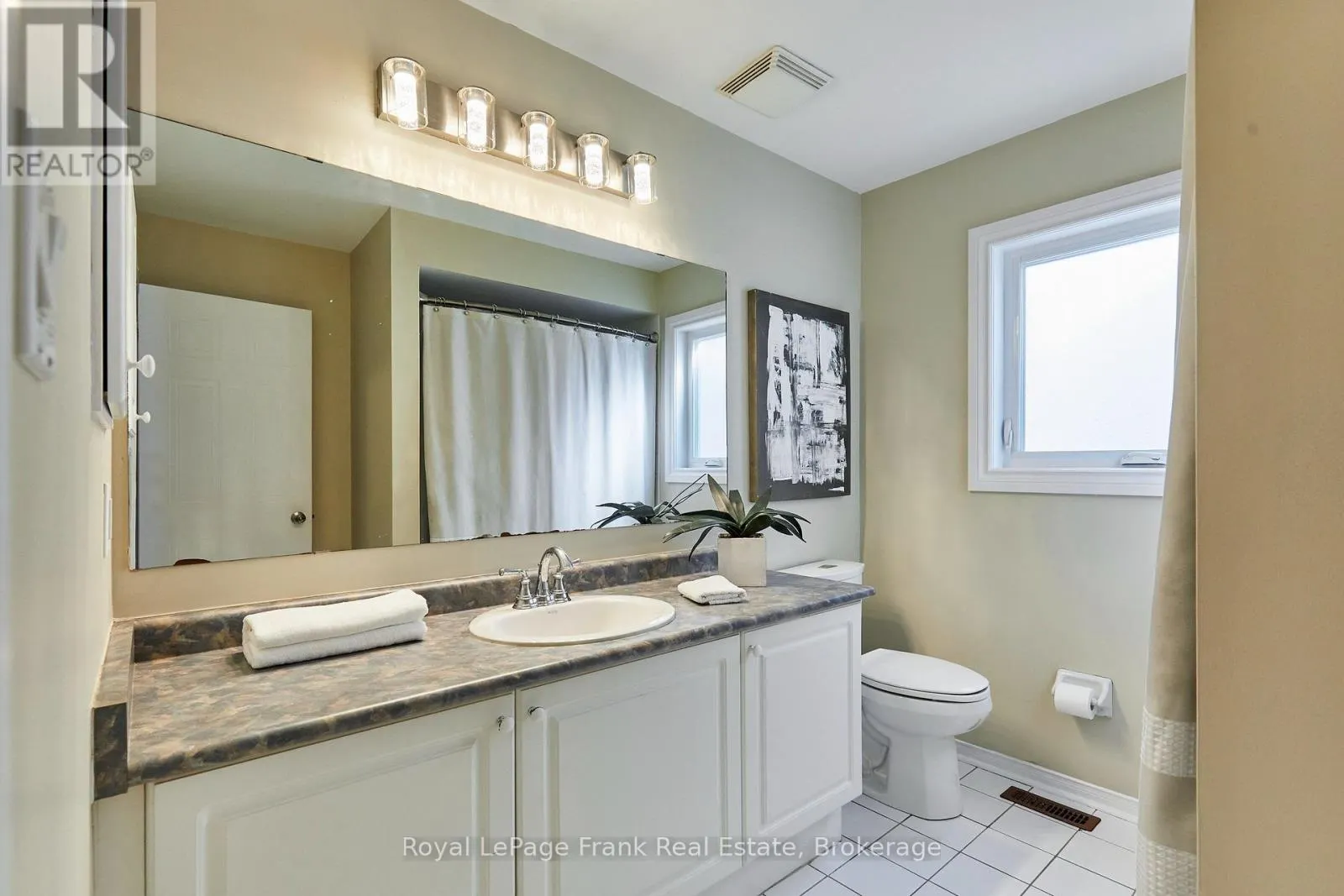 78 BEACHGROVE CRESCENT