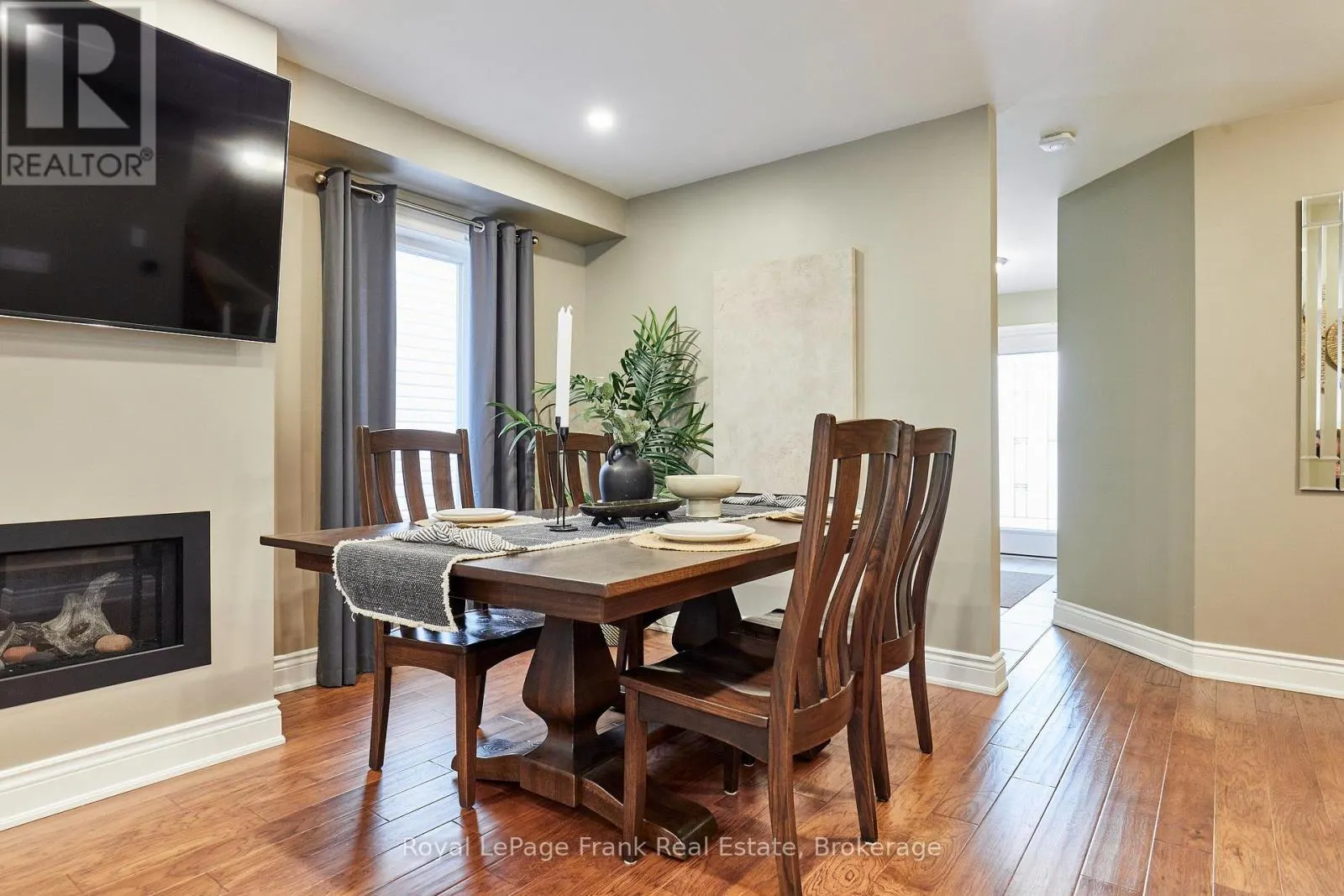 78 BEACHGROVE CRESCENT