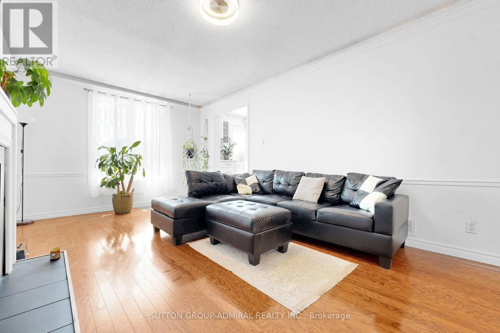 879 PEGGOTY CIRCLE
