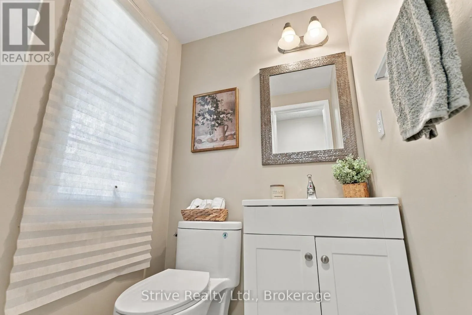 174 - 10 BASSETT BOULEVARD E #174