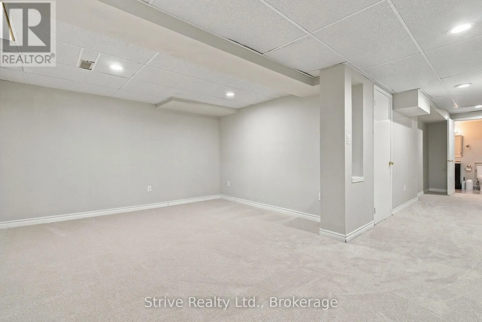 174 - 10 BASSETT BOULEVARD E #174
