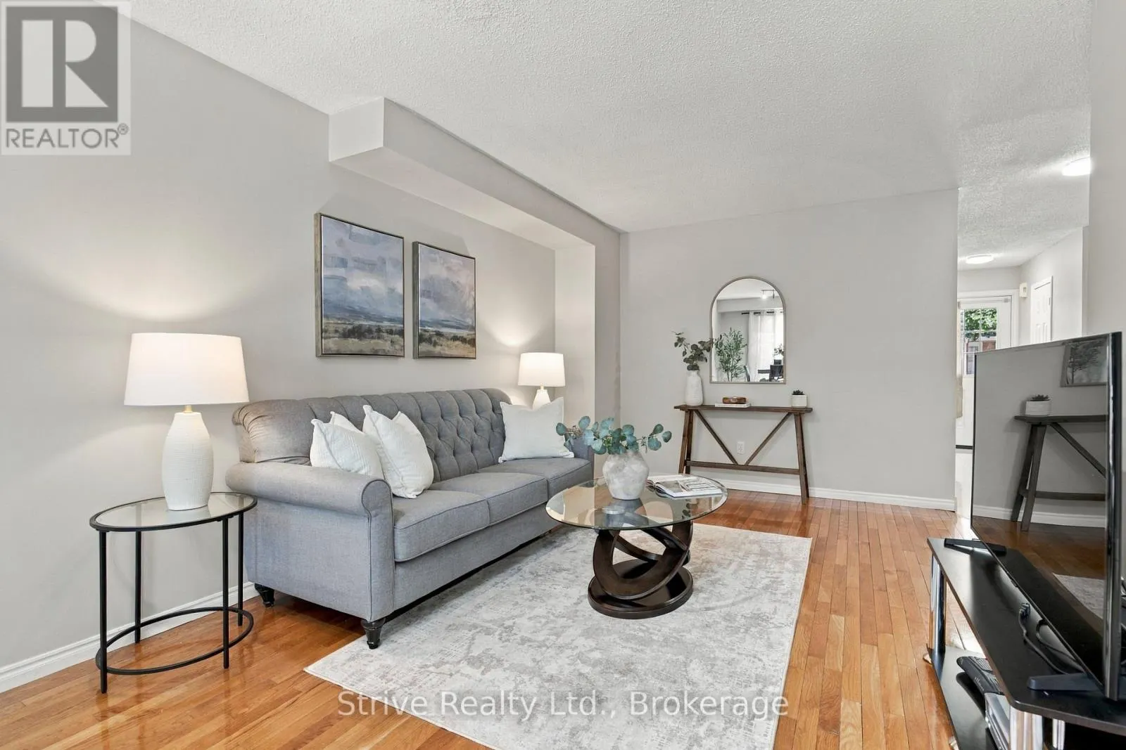174 - 10 BASSETT BOULEVARD E #174