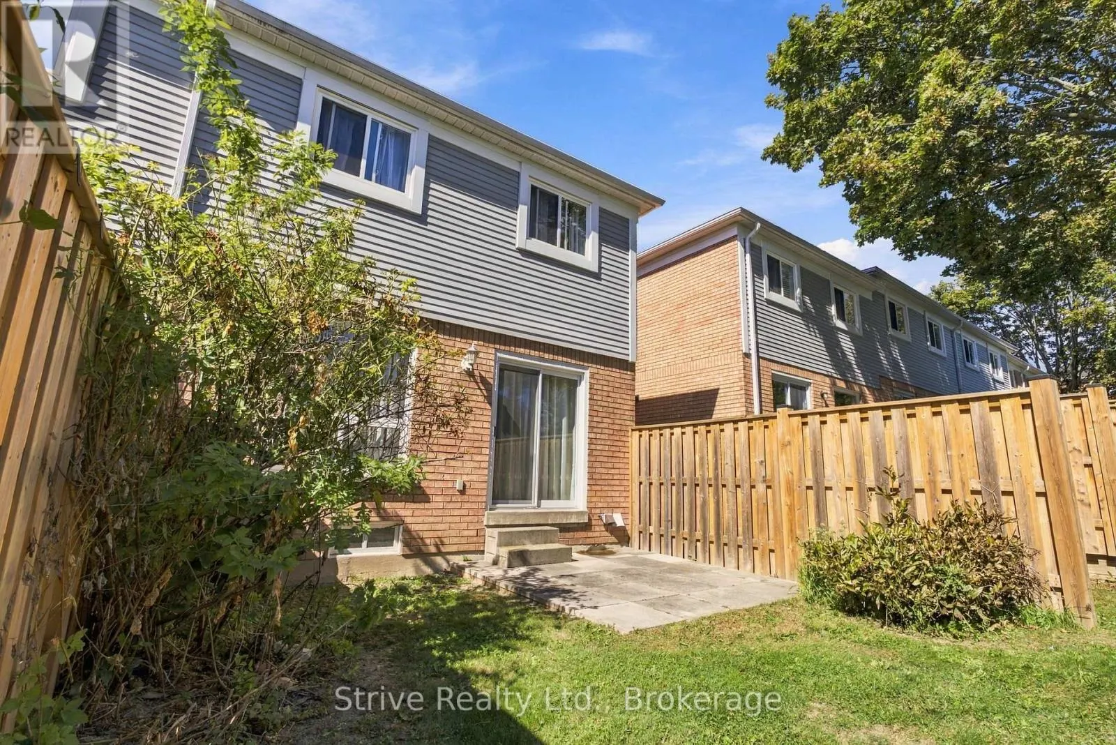 174 - 10 BASSETT BOULEVARD E #174
