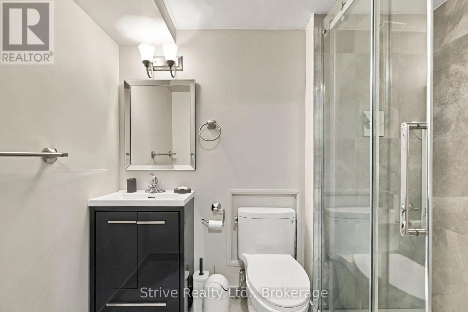 174 - 10 BASSETT BOULEVARD E #174