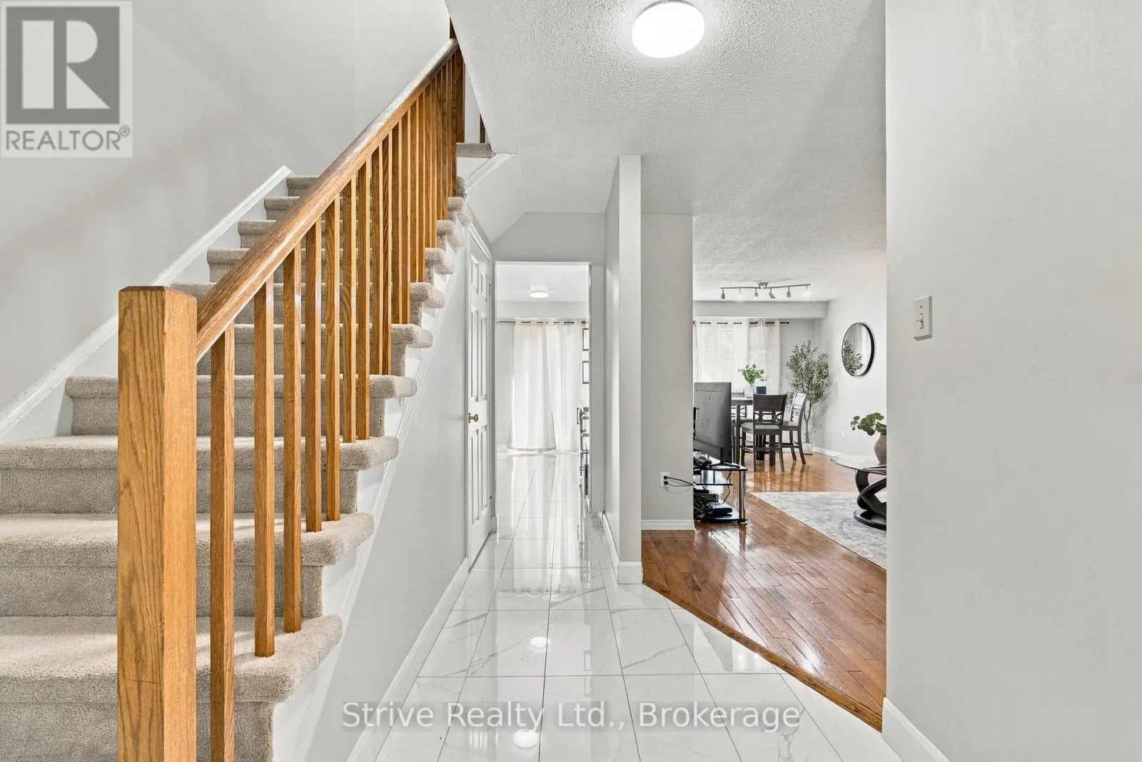 174 - 10 BASSETT BOULEVARD E #174