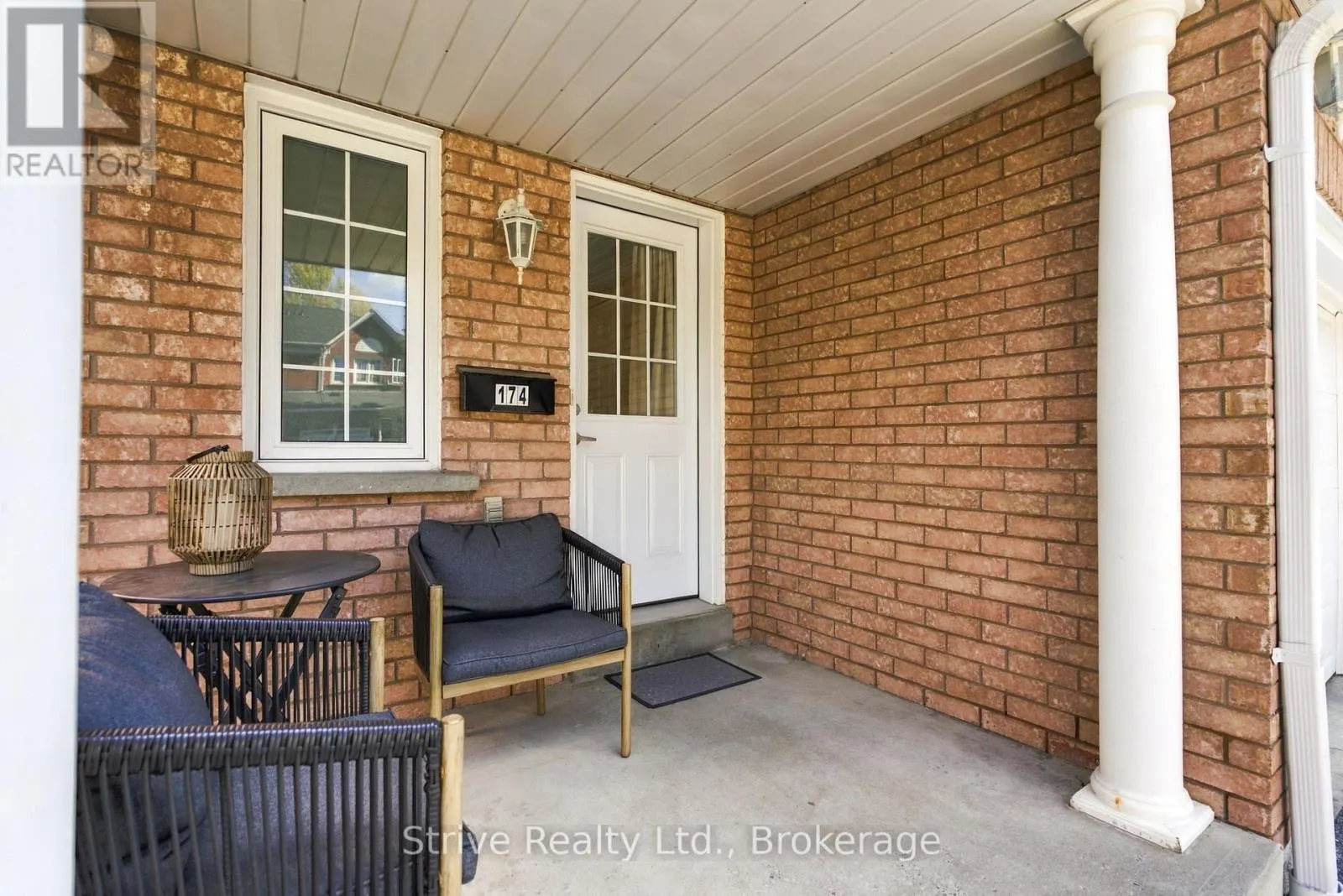 174 - 10 BASSETT BOULEVARD E #174