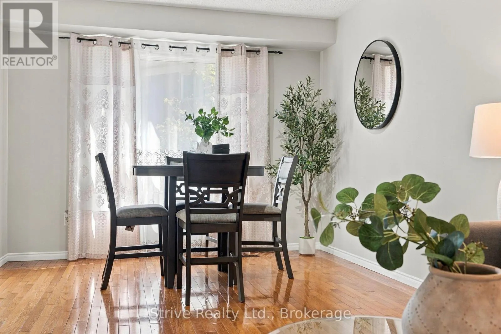174 - 10 BASSETT BOULEVARD E #174