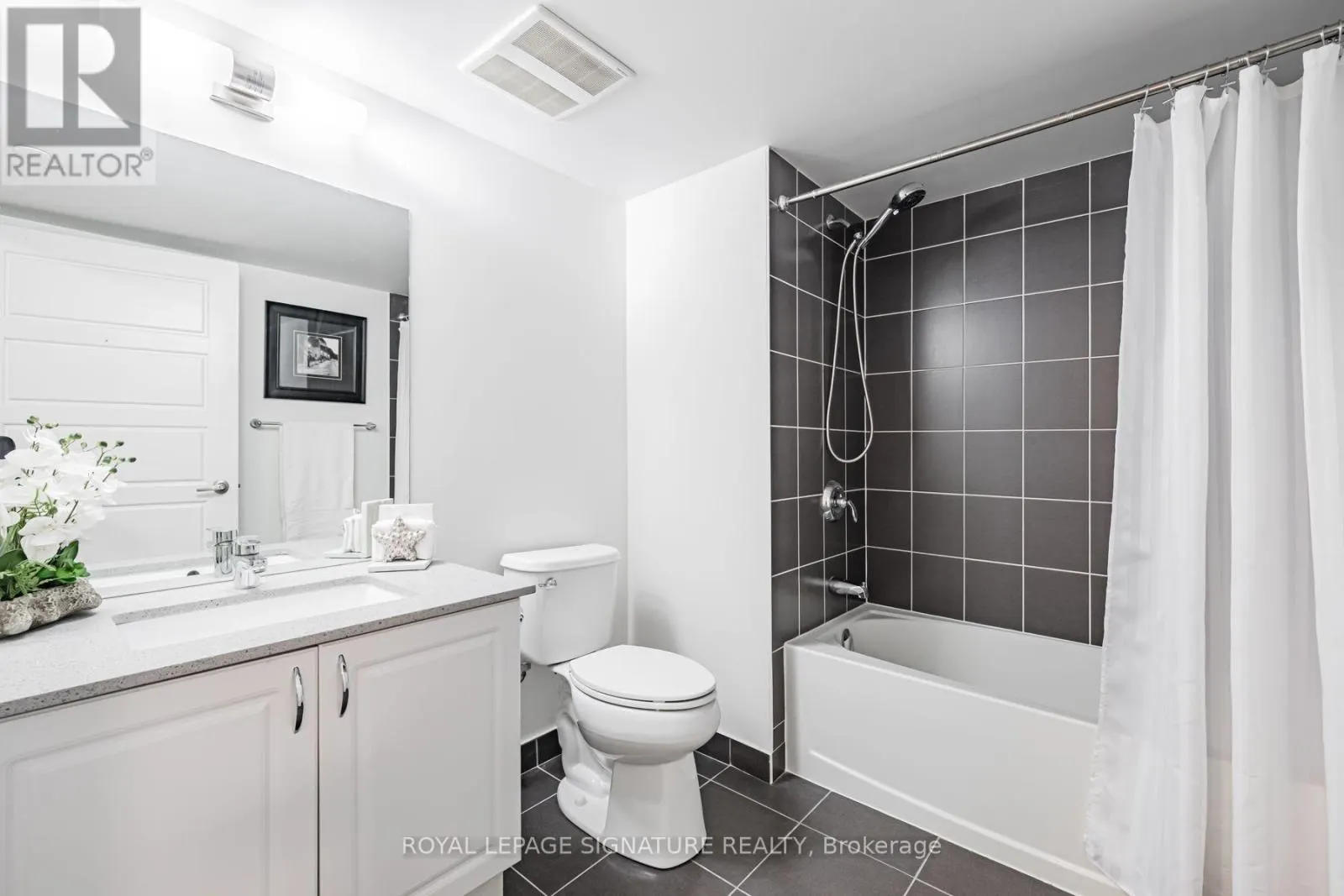 1206 - 1255 BAYLY STREET