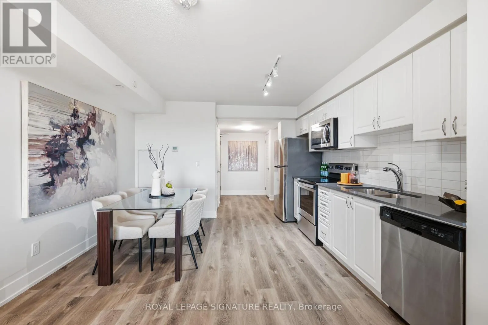 1206 - 1255 BAYLY STREET