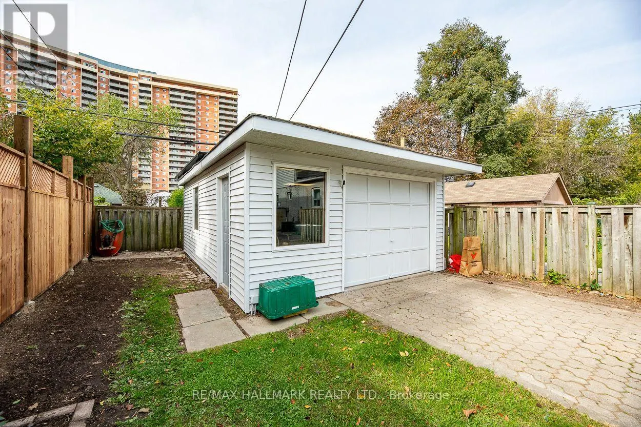 70 MADELAINE AVENUE
