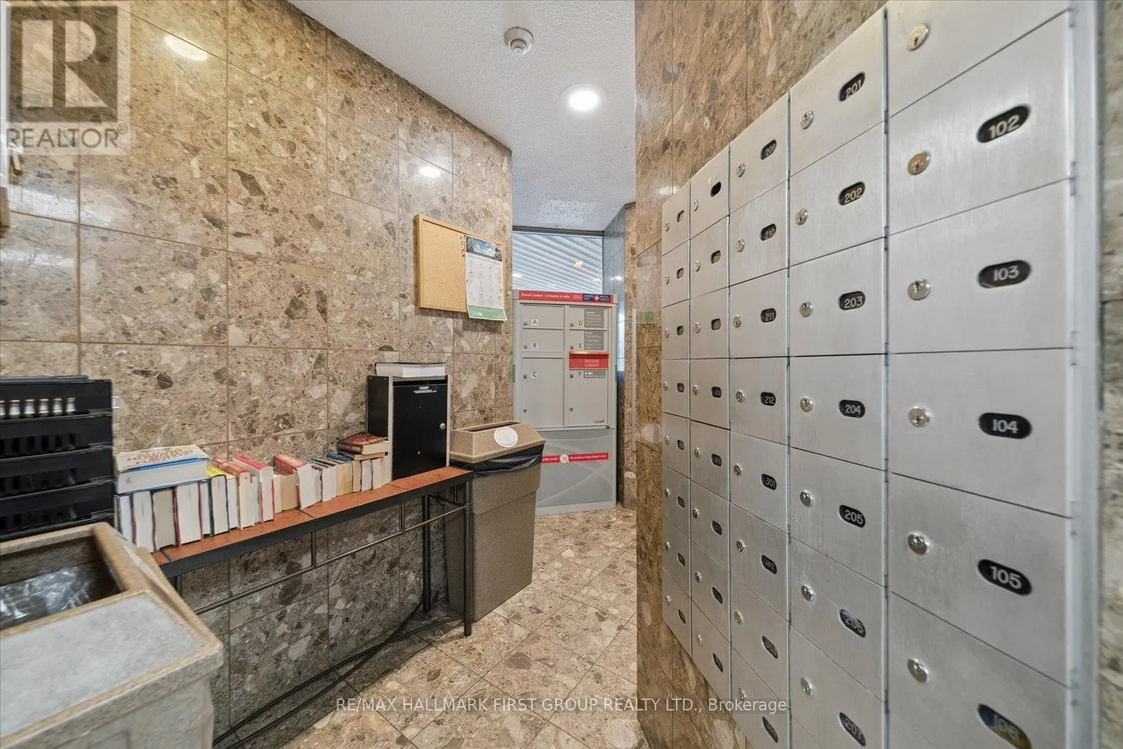 206 - 2 WESTNEY ROAD N