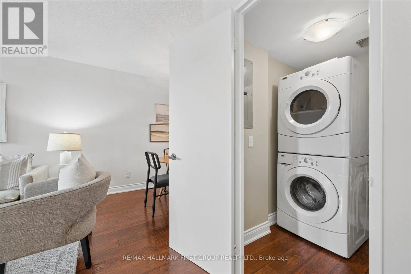 206 - 2 WESTNEY ROAD N