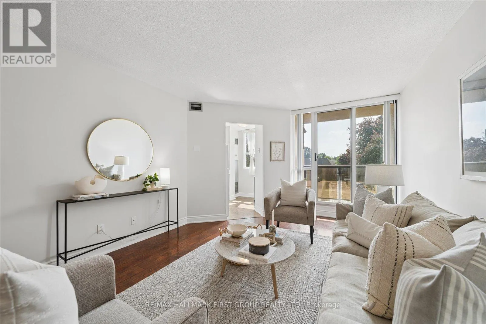 206 - 2 WESTNEY ROAD N