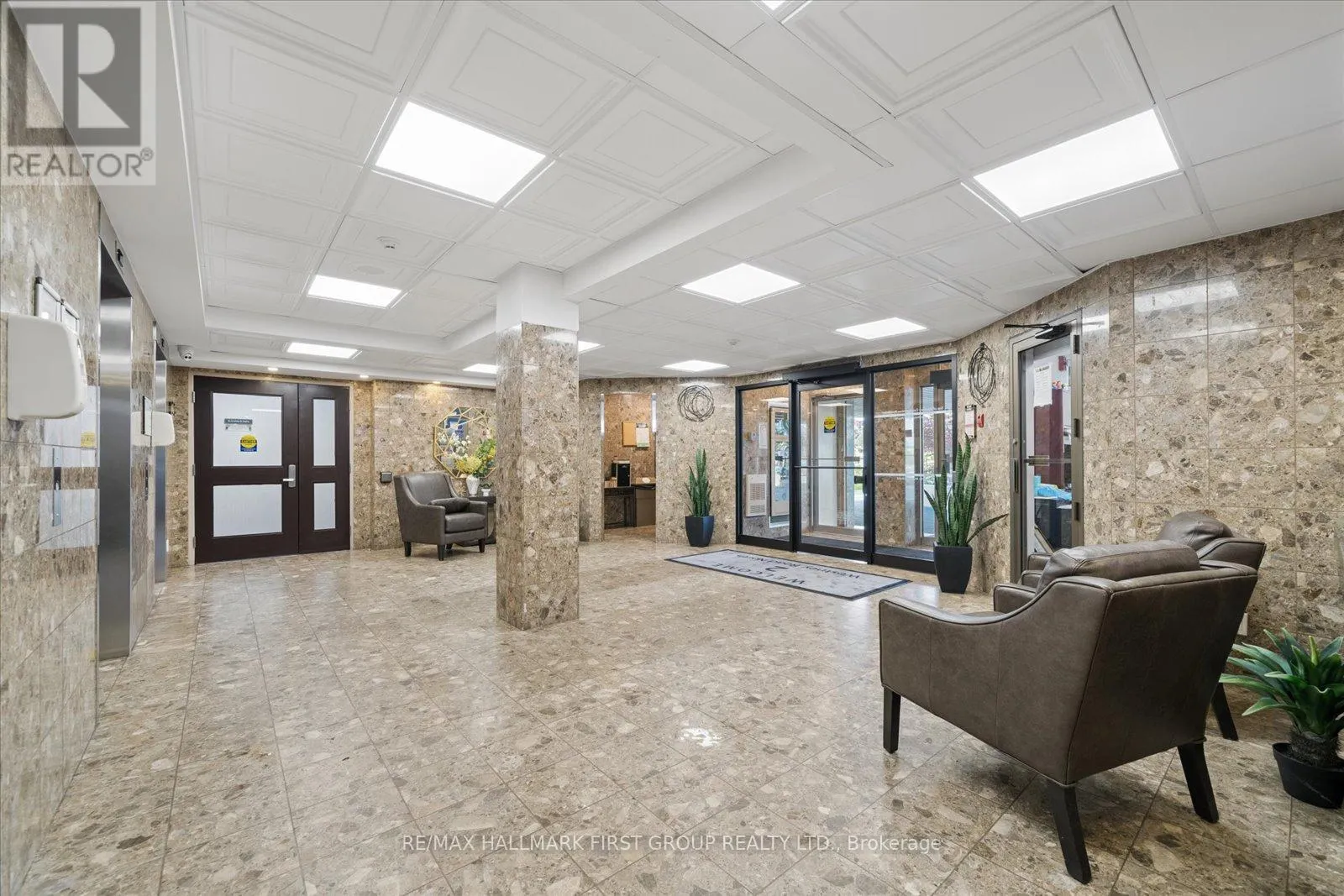 206 - 2 WESTNEY ROAD N