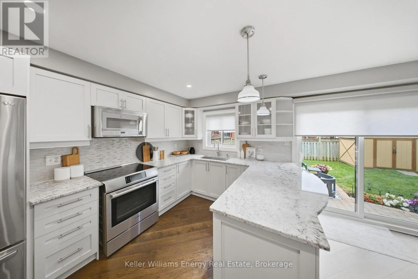 8 HOLLIMAN LANE