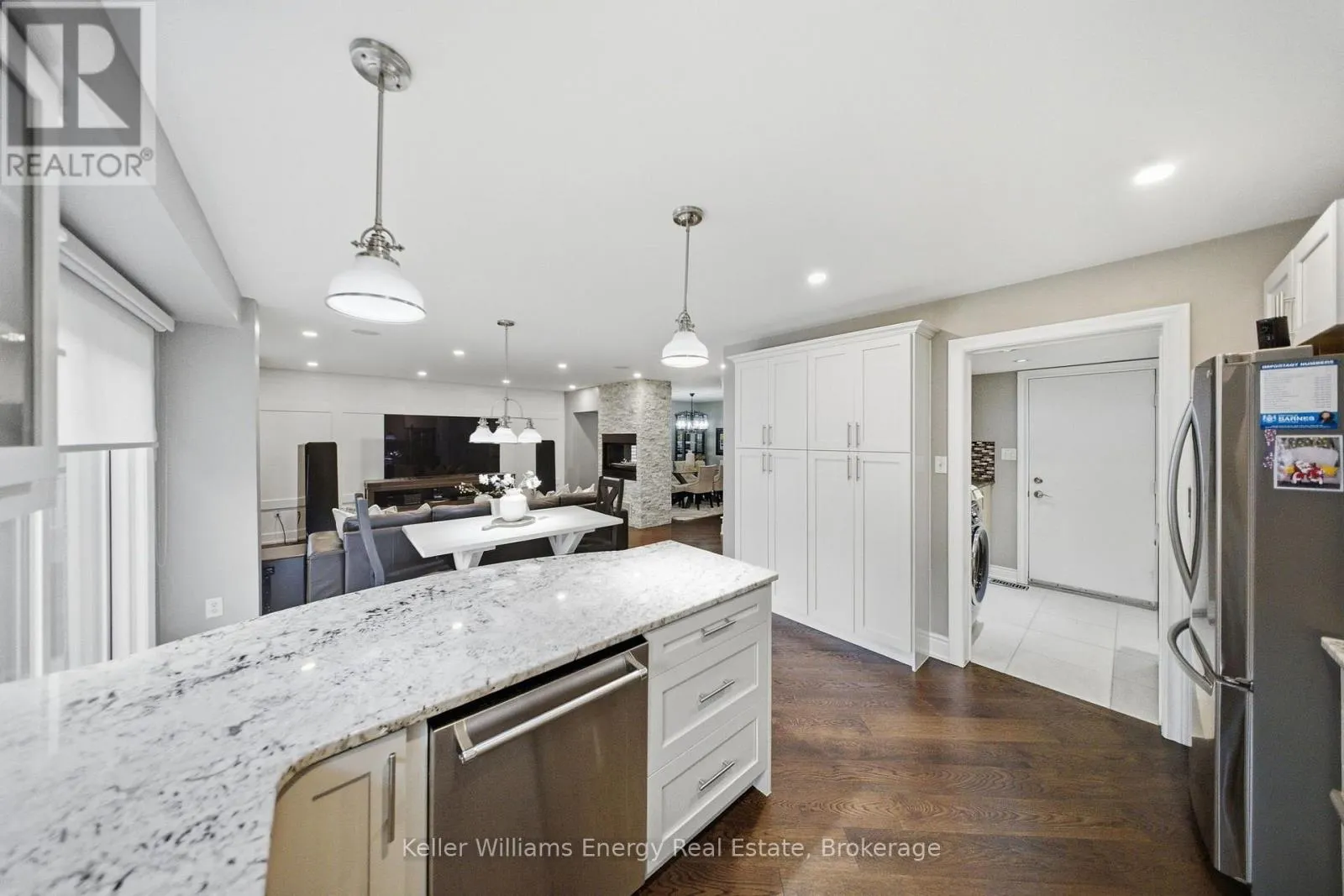 8 HOLLIMAN LANE