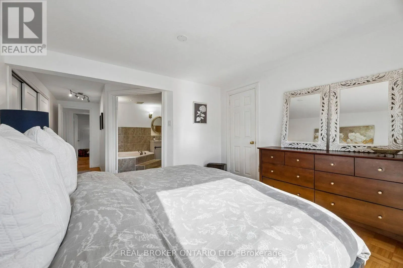 22 RAVENSCROFT ROAD